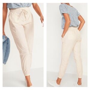 Old Navy High-Waisted Poplin Tapered Jogger
Cargo Pants Sz Large Wish Bone NEW